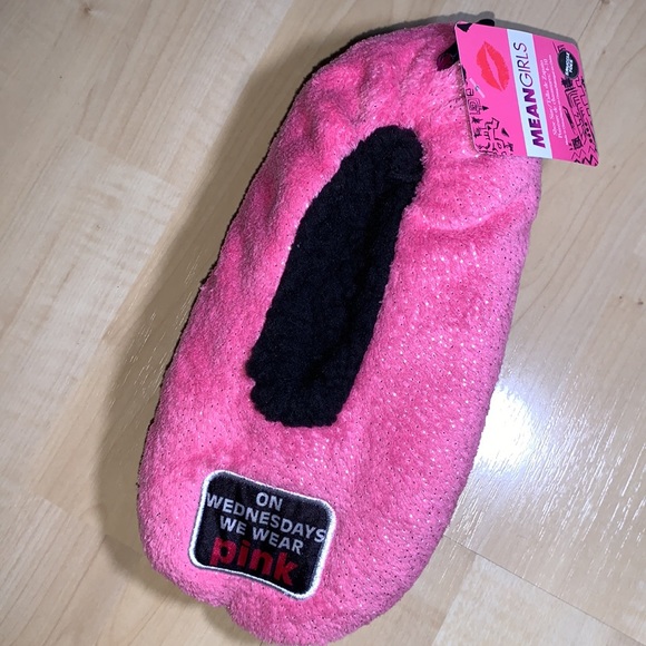 MEAN GIRLS Snuggle Toes Slippers - Picture 3 of 7